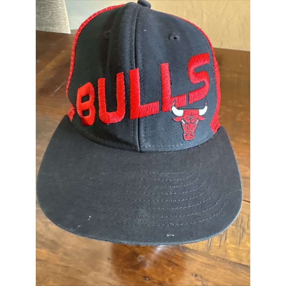 Chicago Bulls Hat Cap NBA Elevations Embroidered Black/Red Logo Snapback 2012